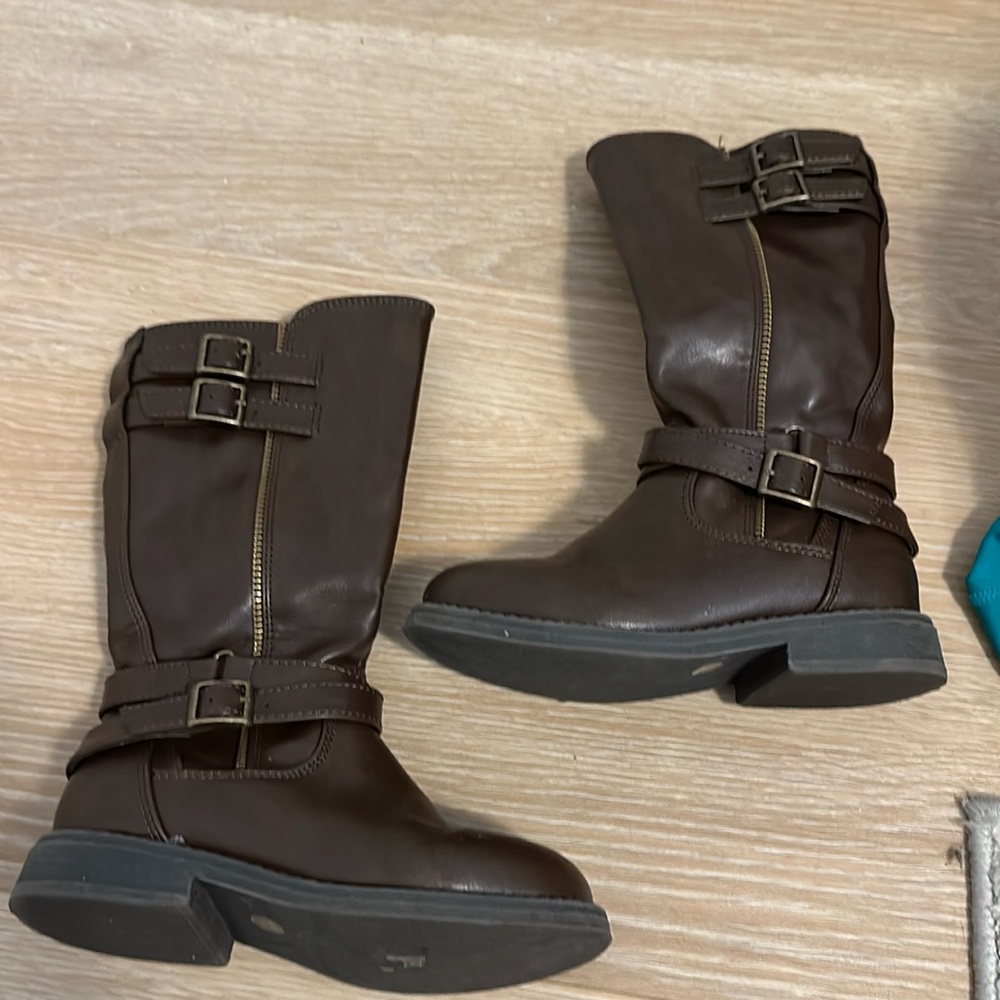 Dream Paris brown boots size 11